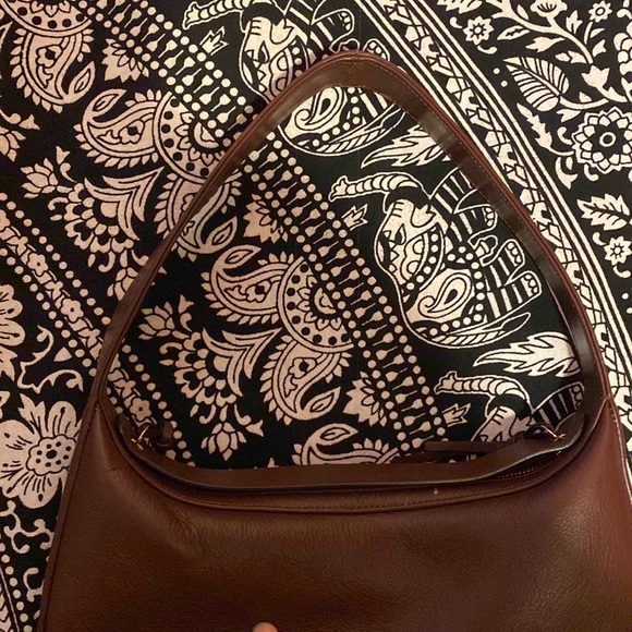 Dark brown luxury designer bag, Neous, now on sale due to student loan costs - Picture 3 of 4